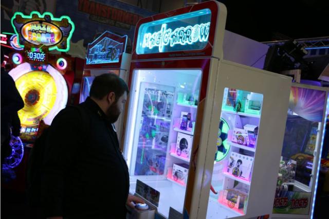 HomingGame Factory Coin-Operated Toy Vending Machine – Magic Arrow Arcade Prize Machine (US/EU Plug, CE Certified) HomingGame Factory Coin-Operated Toy Vending Machine – Magic Arrow Arcade Prize Machine (US/EU Plug, CE Certified)